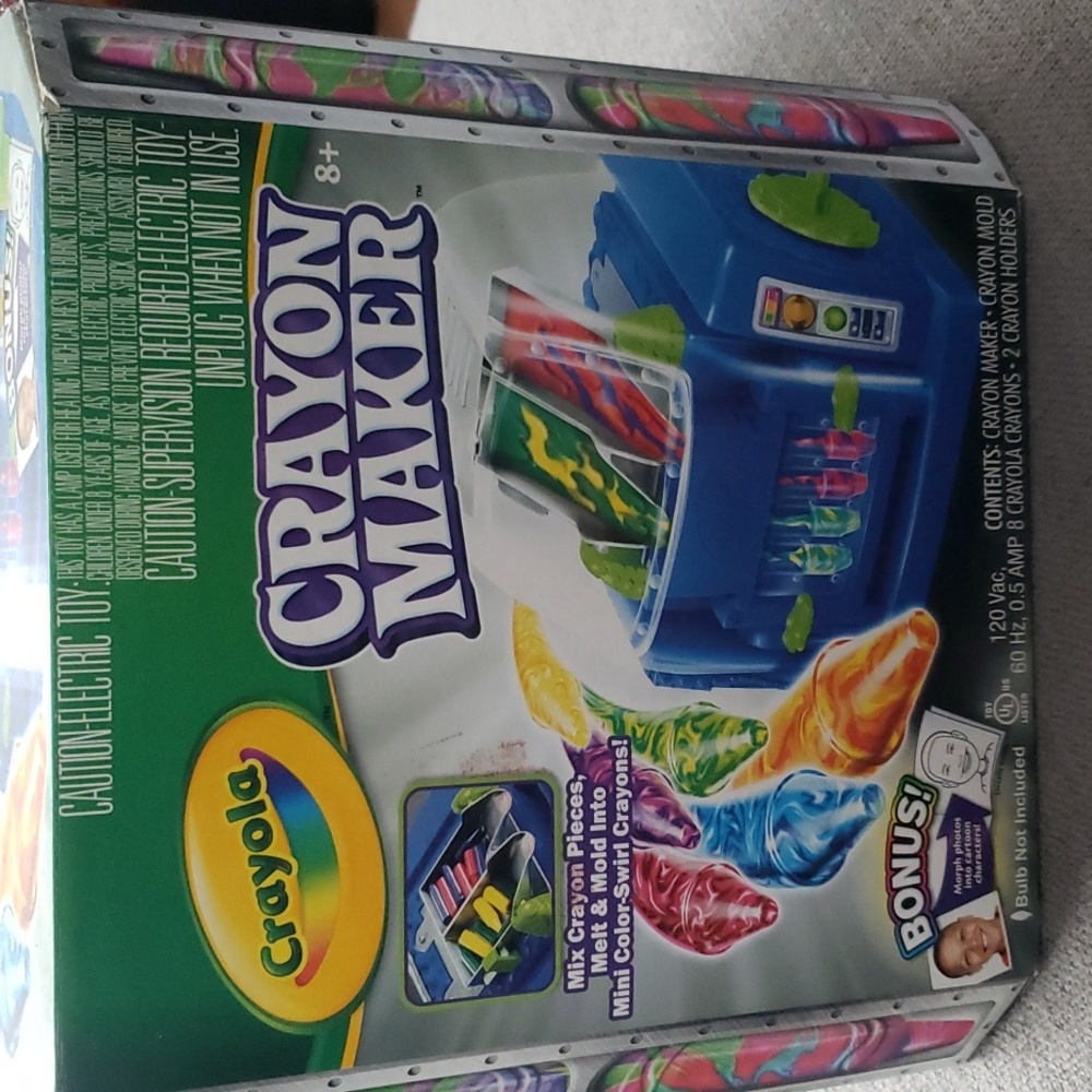 NWOT 🖍 Crayon Maker 🖍 never used ready to go including packages 📦